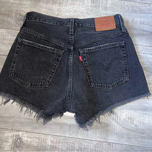 Levi’s Premium 501 Shorts High Rise Black Distressed 26 - Picture 3 of 6
